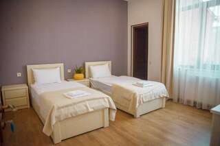 Отель Hotel Almi Ахалцихе Улучшенный двухместный номер Делюкс с 1 кроватью или 2 отдельными кроватями-10